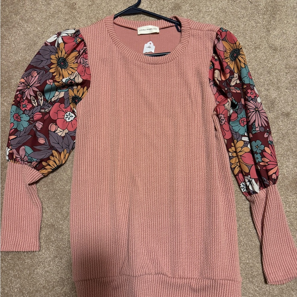 Lovely Melody Size Medium Pink Floral Top